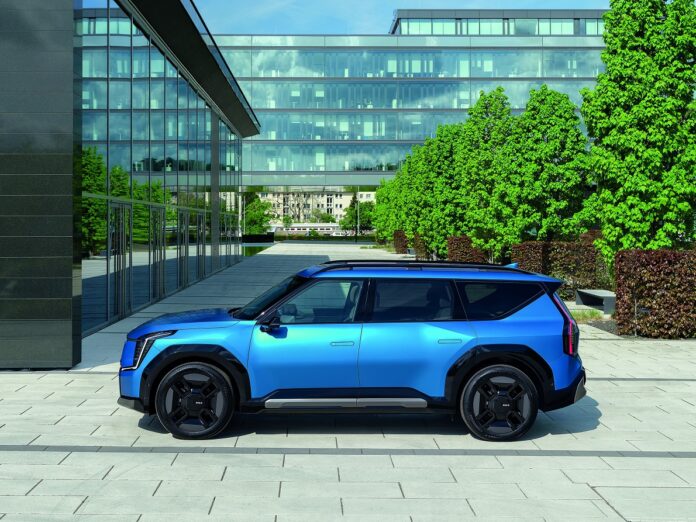 KIA_EV9-GTLine-Static-print_3600x2400_03.jpg