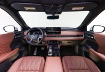 Mitsubishi publicó las primeras imágenes oficiales del interior del nuevo SUV Outlander del 2025 de siete pasajeros