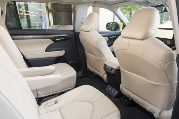 2023_toyota_highlander_4dr-suv_limited_i_oem_2_815x543.jpg