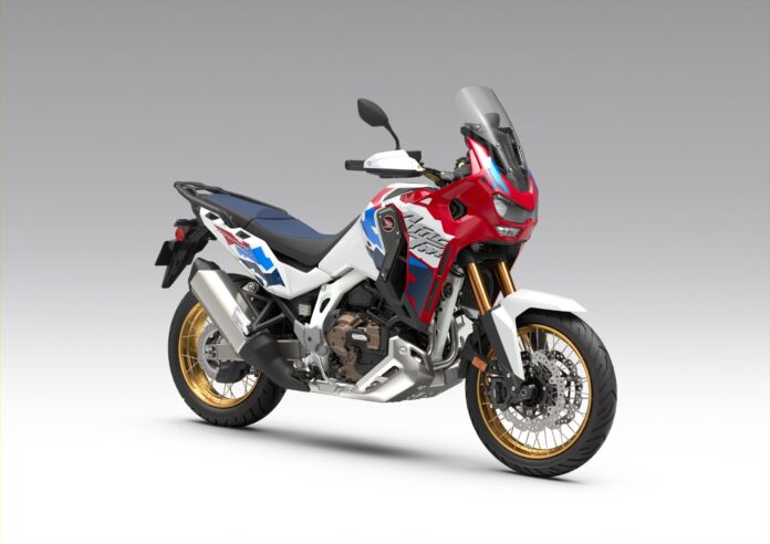 26-Honda-Africa-Twin-Adventure-Sports-ES-DCT_Pearl-White_RF34-scaled.jpg