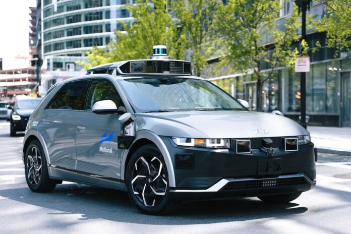 HYUNDAIIONIQ5_MotionalrobotaxitestinginBoston.jpg